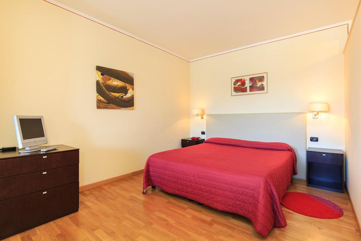 Hotel Residence La Luna Nel Porto Стреза Екстериор снимка