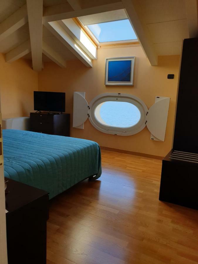 Hotel Residence La Luna Nel Porto Стреза Екстериор снимка