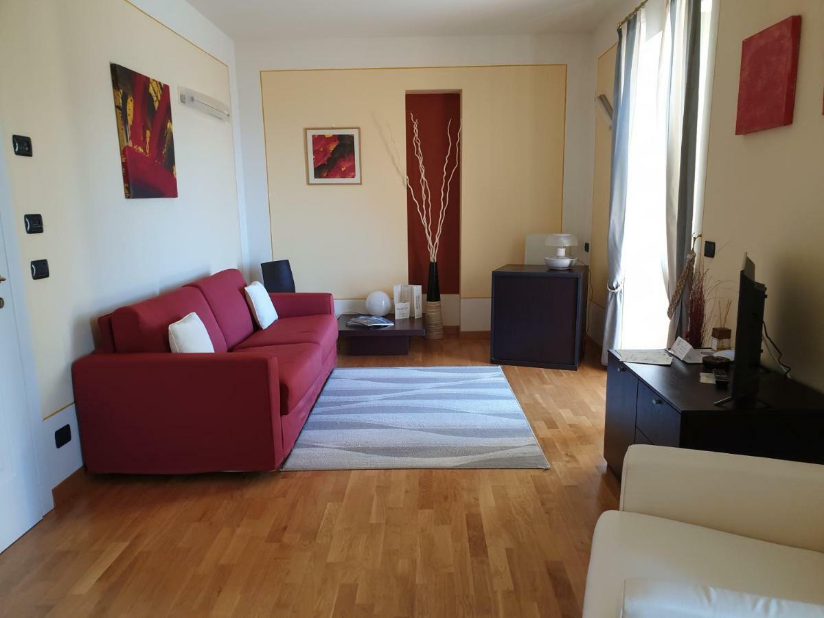 Hotel Residence La Luna Nel Porto Стреза Екстериор снимка