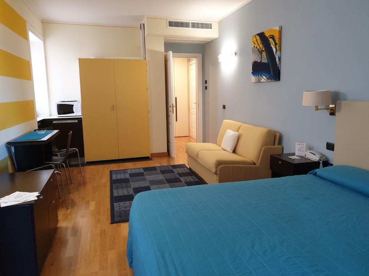 Hotel Residence La Luna Nel Porto Стреза Екстериор снимка