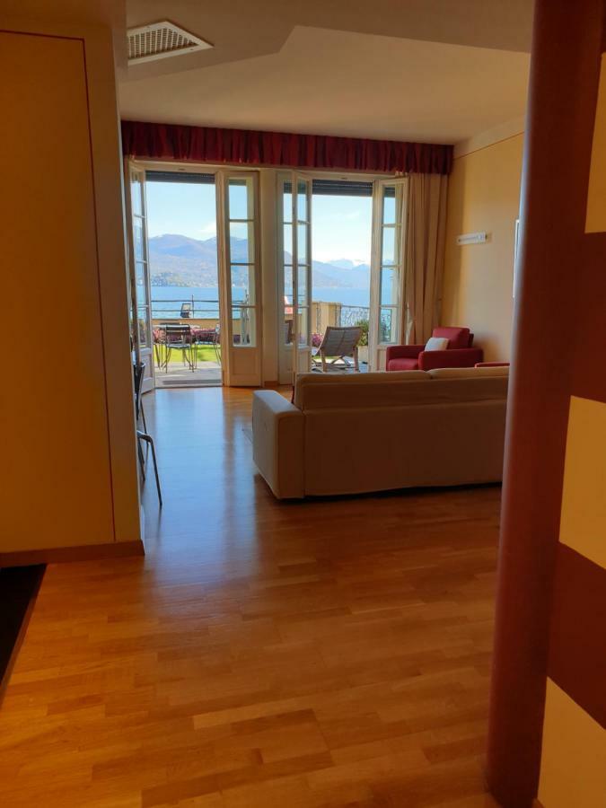 Hotel Residence La Luna Nel Porto Стреза Екстериор снимка